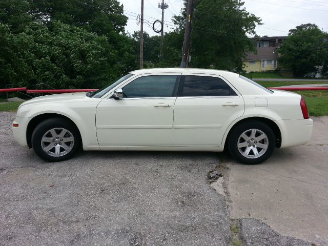 Chrysler 300 2006 photo 2