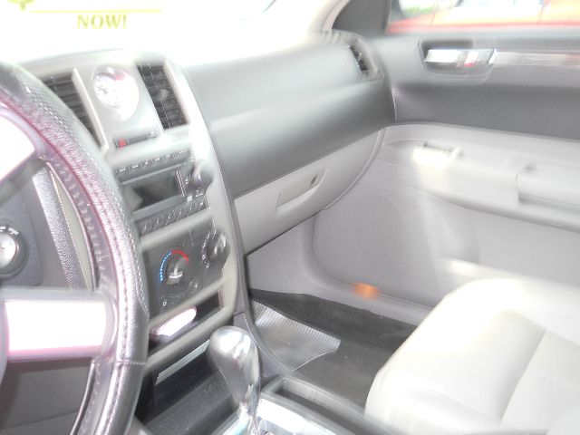 Chrysler 300 2006 photo 17
