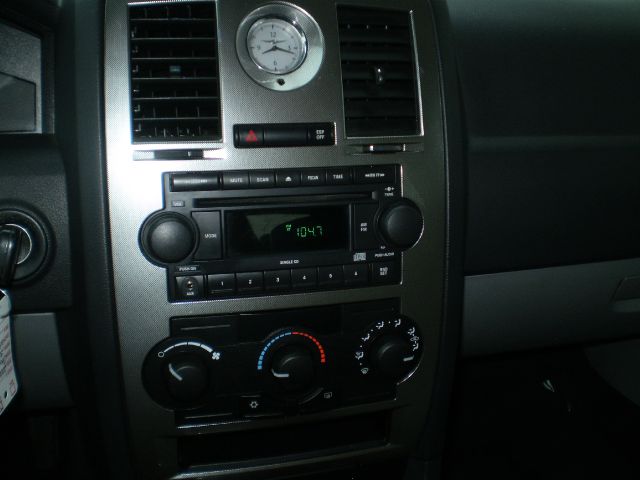 Chrysler 300 2006 photo 2
