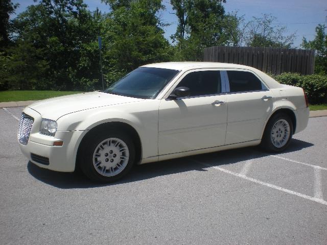 Chrysler 300 Base Sedan