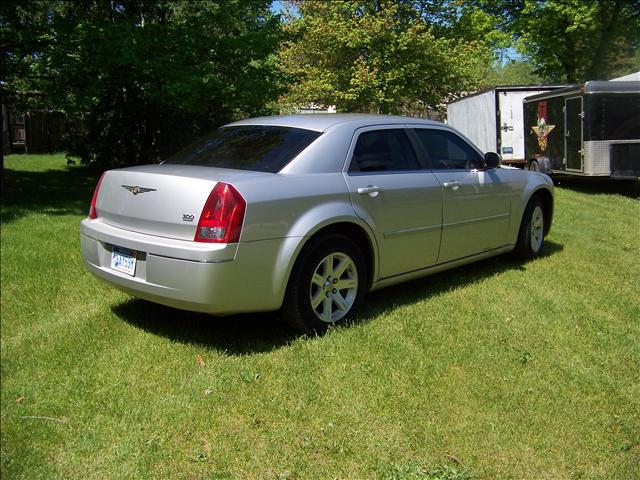 Chrysler 300 2006 photo 2