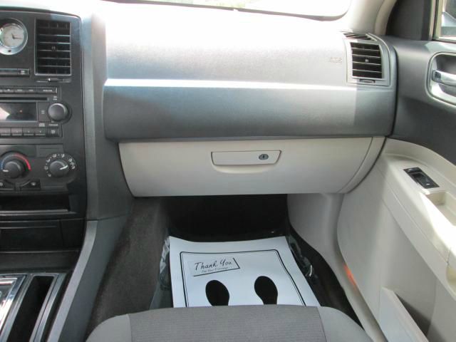 Chrysler 300 Base Sedan