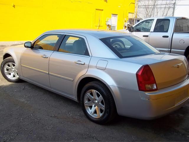 Chrysler 300 2006 photo 2