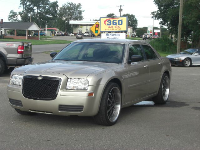 Chrysler 300 2006 photo 2