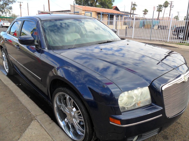 Chrysler 300 2006 photo 2