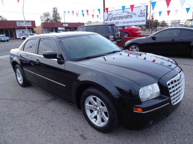 Chrysler 300 2006 photo 2