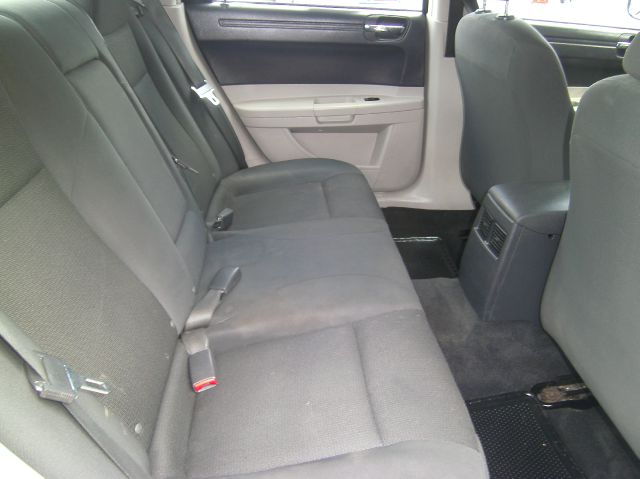 Chrysler 300 Base Sedan