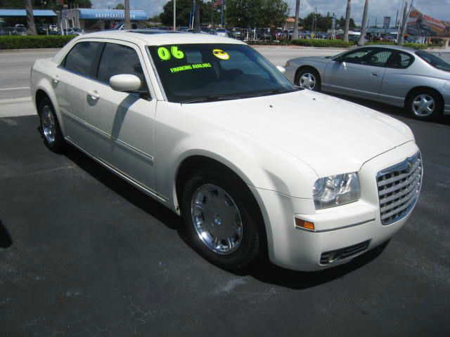 Chrysler 300 2006 photo 2