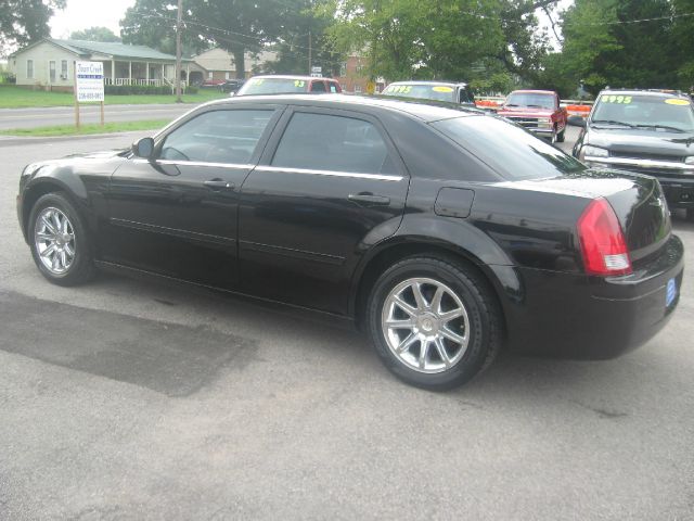 Chrysler 300 2006 photo 2
