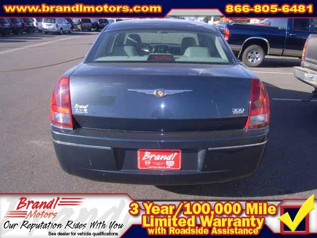 Chrysler 300 2007 photo 2
