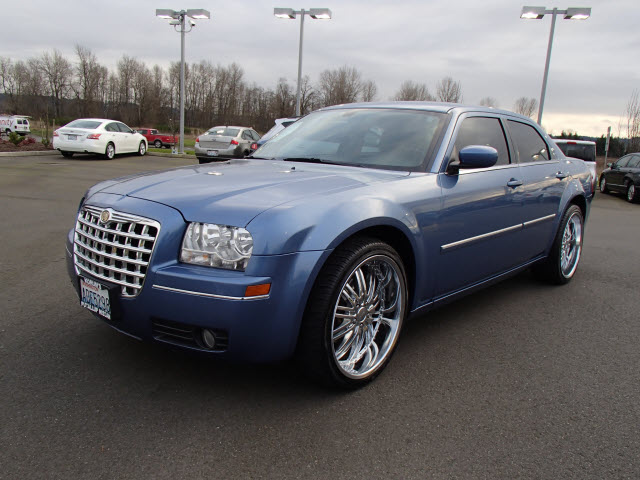 Chrysler 300 2007 photo 2