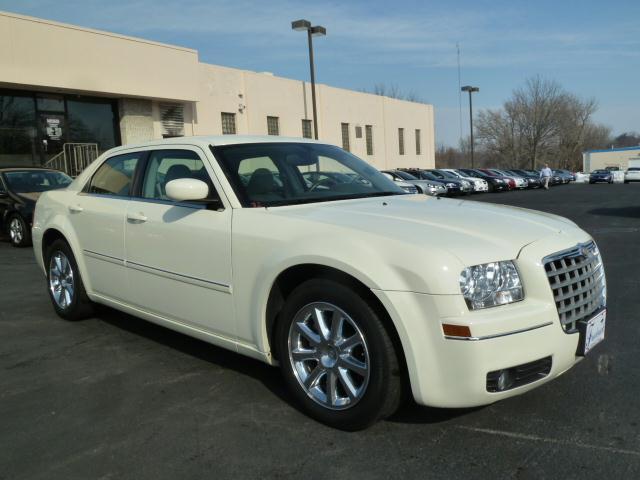 Chrysler 300 2007 photo 2