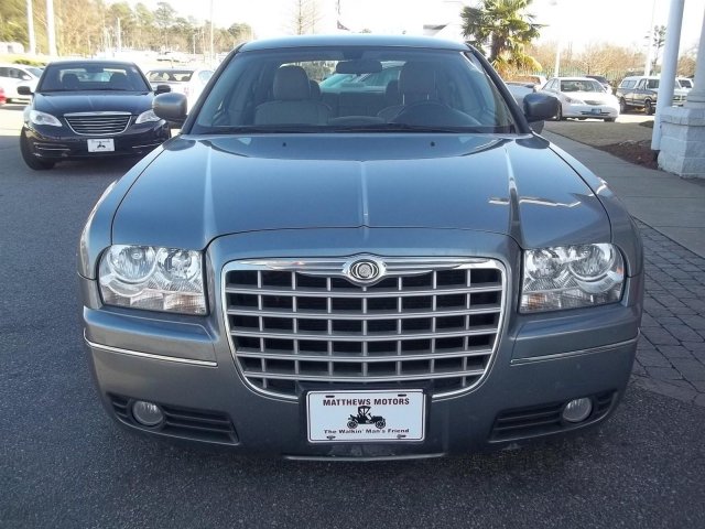 Chrysler 300 2007 photo 2