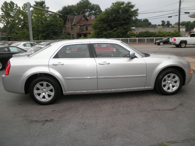 Chrysler 300 2007 photo 2