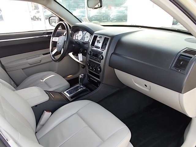 Chrysler 300 2007 photo 2