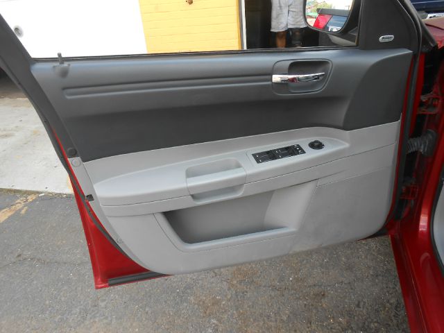 Chrysler 300 2007 photo 13