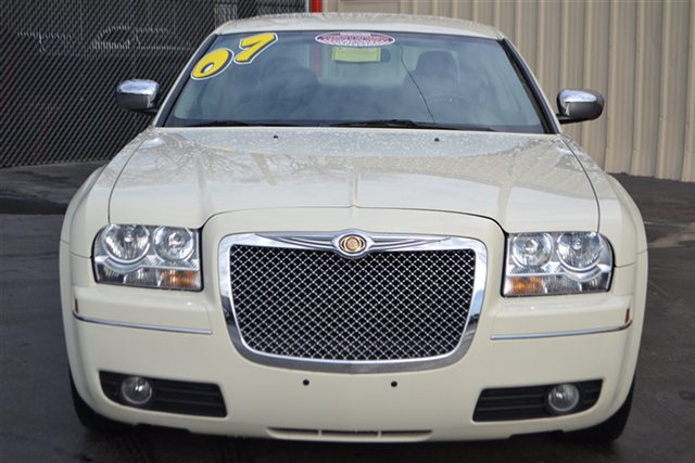 Chrysler 300 2007 photo 2