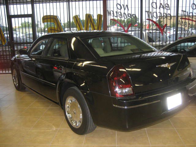 Chrysler 300 2007 photo 2