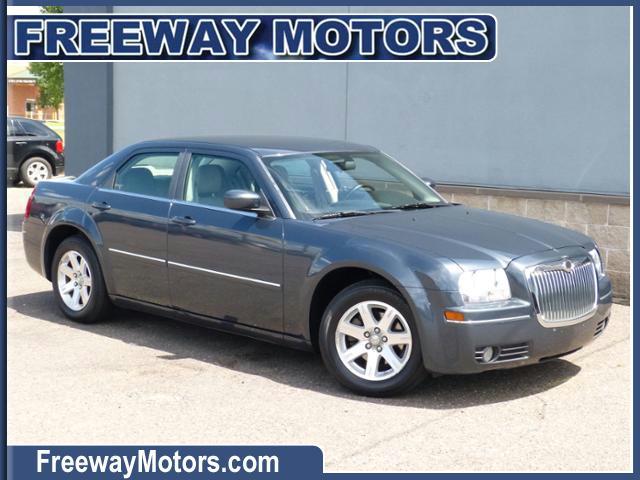 Chrysler 300 2007 photo 4