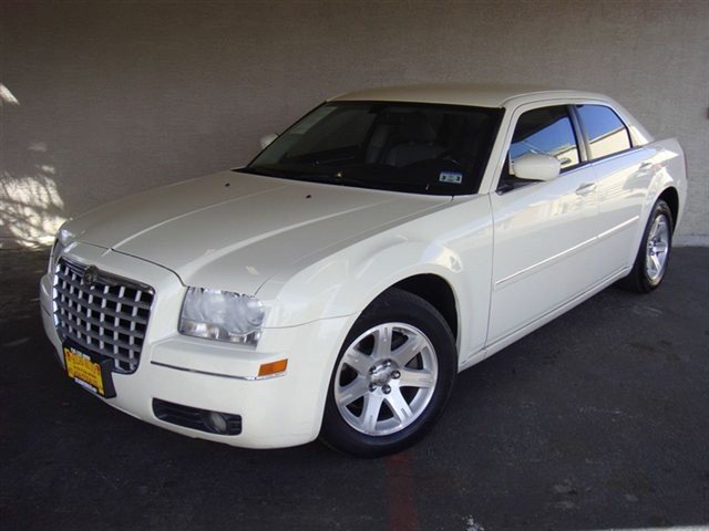 Chrysler 300 2007 photo 2