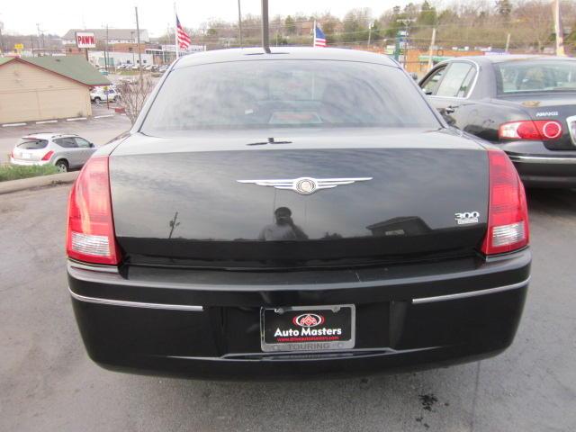 Chrysler 300 2007 photo 2