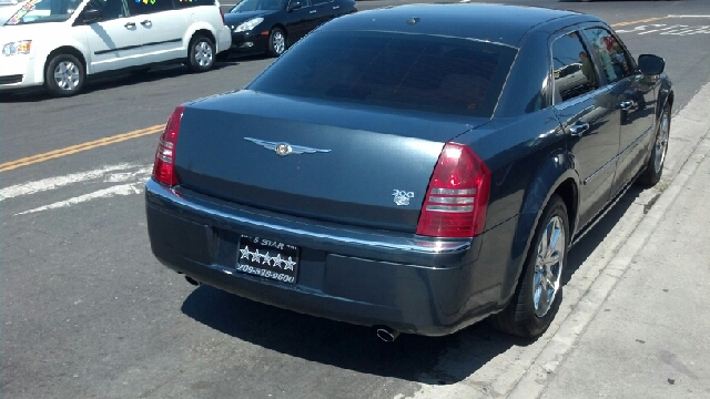 Chrysler 300 Regular Cab Sedan