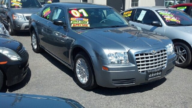 Chrysler 300 Base Sedan