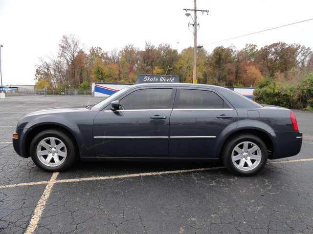 Chrysler 300 2007 photo 2