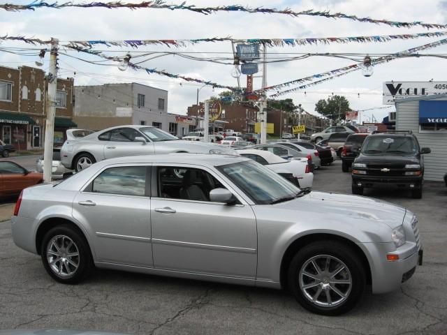 Chrysler 300 2007 photo 2