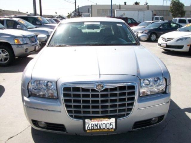 Chrysler 300 Ext Cab 125.9 WB Unspecified