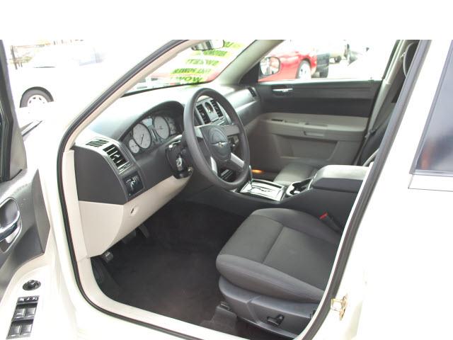 Chrysler 300 2007 photo 2