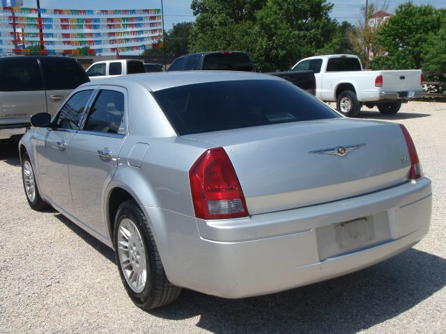Chrysler 300 2007 photo 2