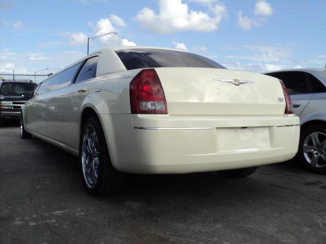 Chrysler 300 2007 photo 2