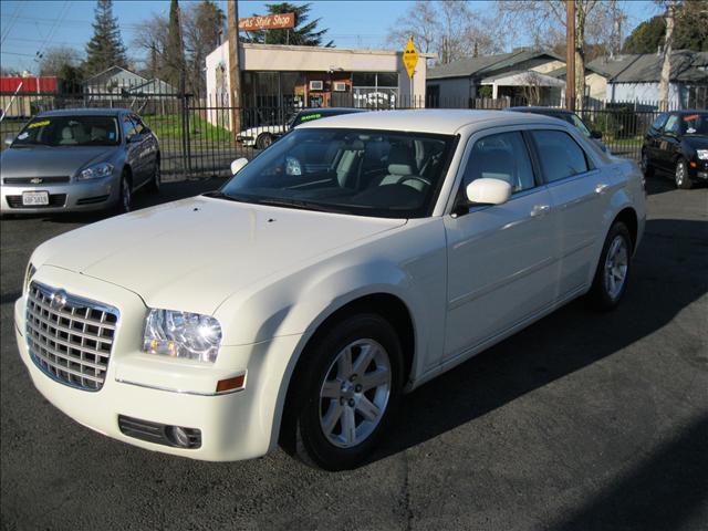 Chrysler 300 2007 photo 2