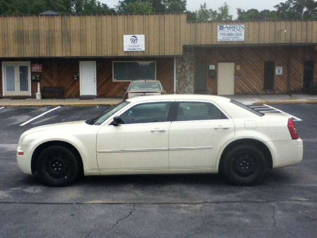 Chrysler 300 Elk Conversion Van Sedan