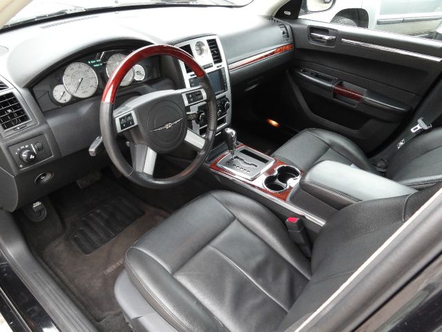 Chrysler 300 2008 photo 2
