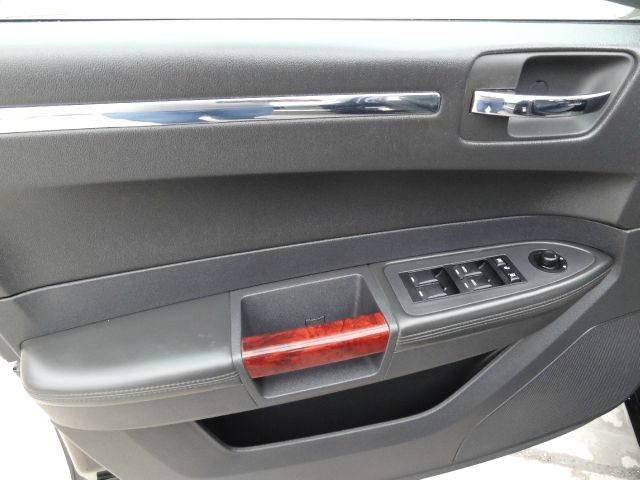 Chrysler 300 2008 photo 4