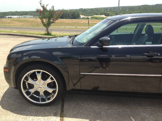 Chrysler 300 2008 photo 2