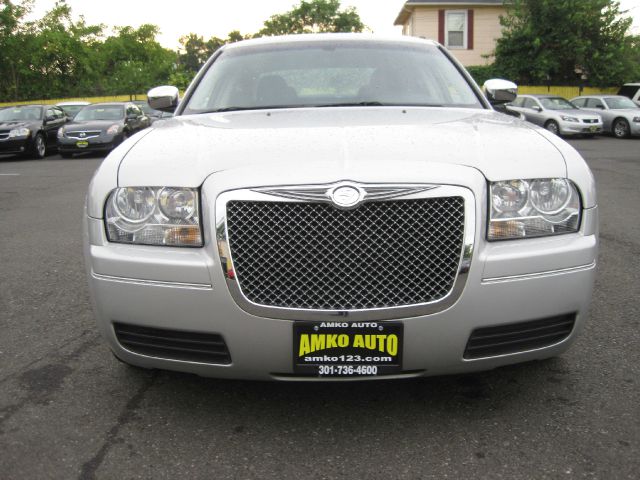 Chrysler 300 2008 photo 2
