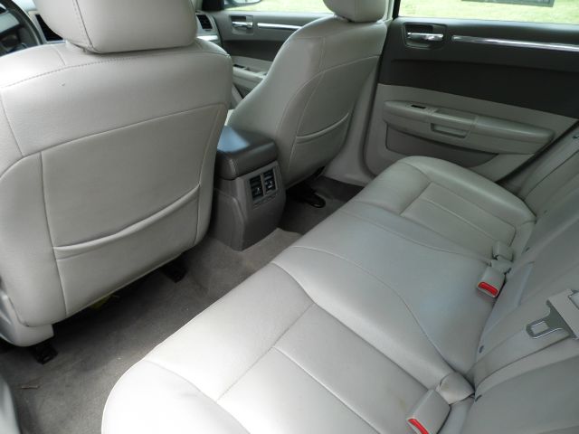 Chrysler 300 2008 photo 13