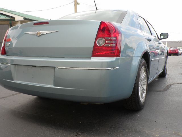 Chrysler 300 2008 photo 17