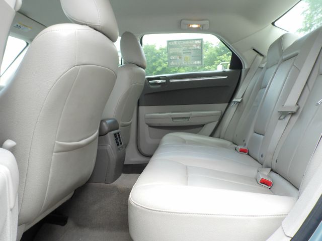 Chrysler 300 2008 photo 2