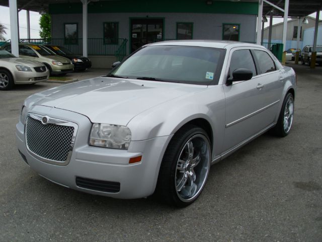 Chrysler 300 2008 photo 2