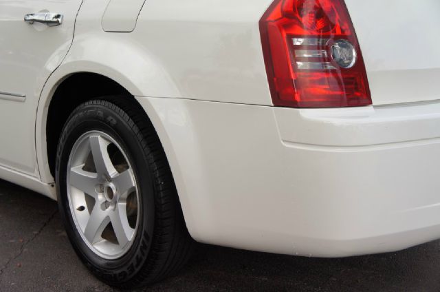 Chrysler 300 2008 photo 11