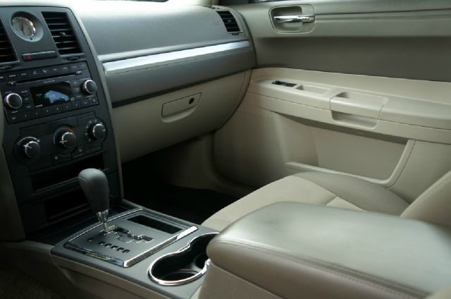 Chrysler 300 2008 photo 15
