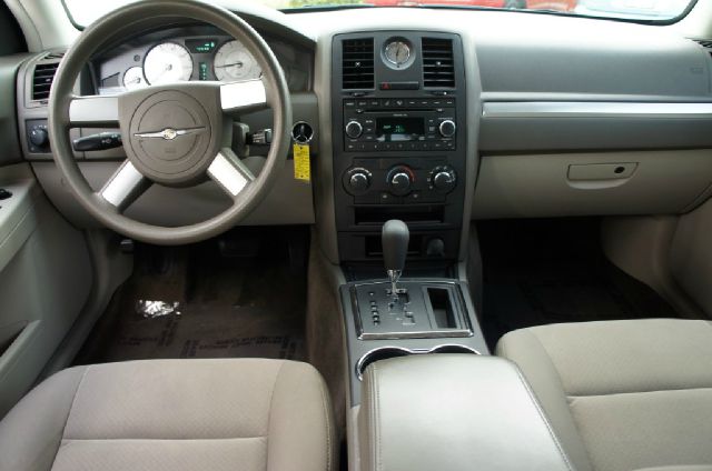 Chrysler 300 2008 photo 16