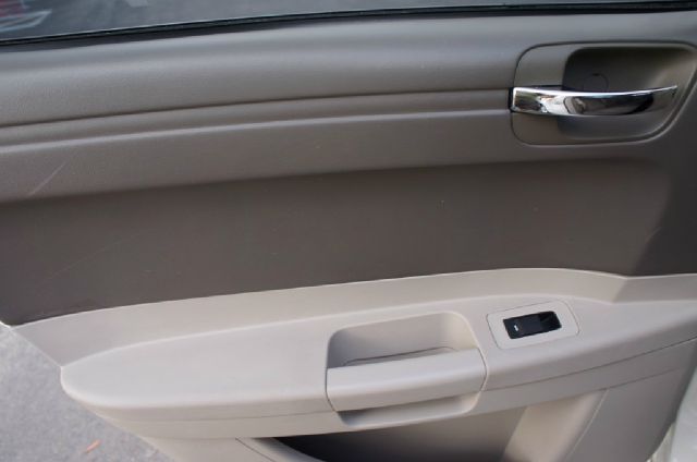 Chrysler 300 2008 photo 17