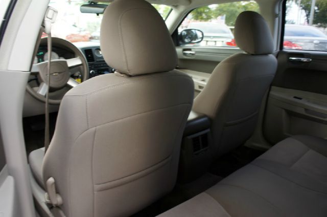 Chrysler 300 2008 photo 19
