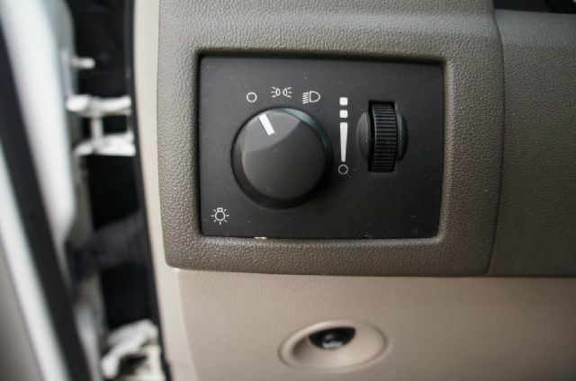 Chrysler 300 2008 photo 21