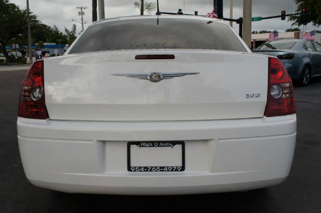 Chrysler 300 2008 photo 9